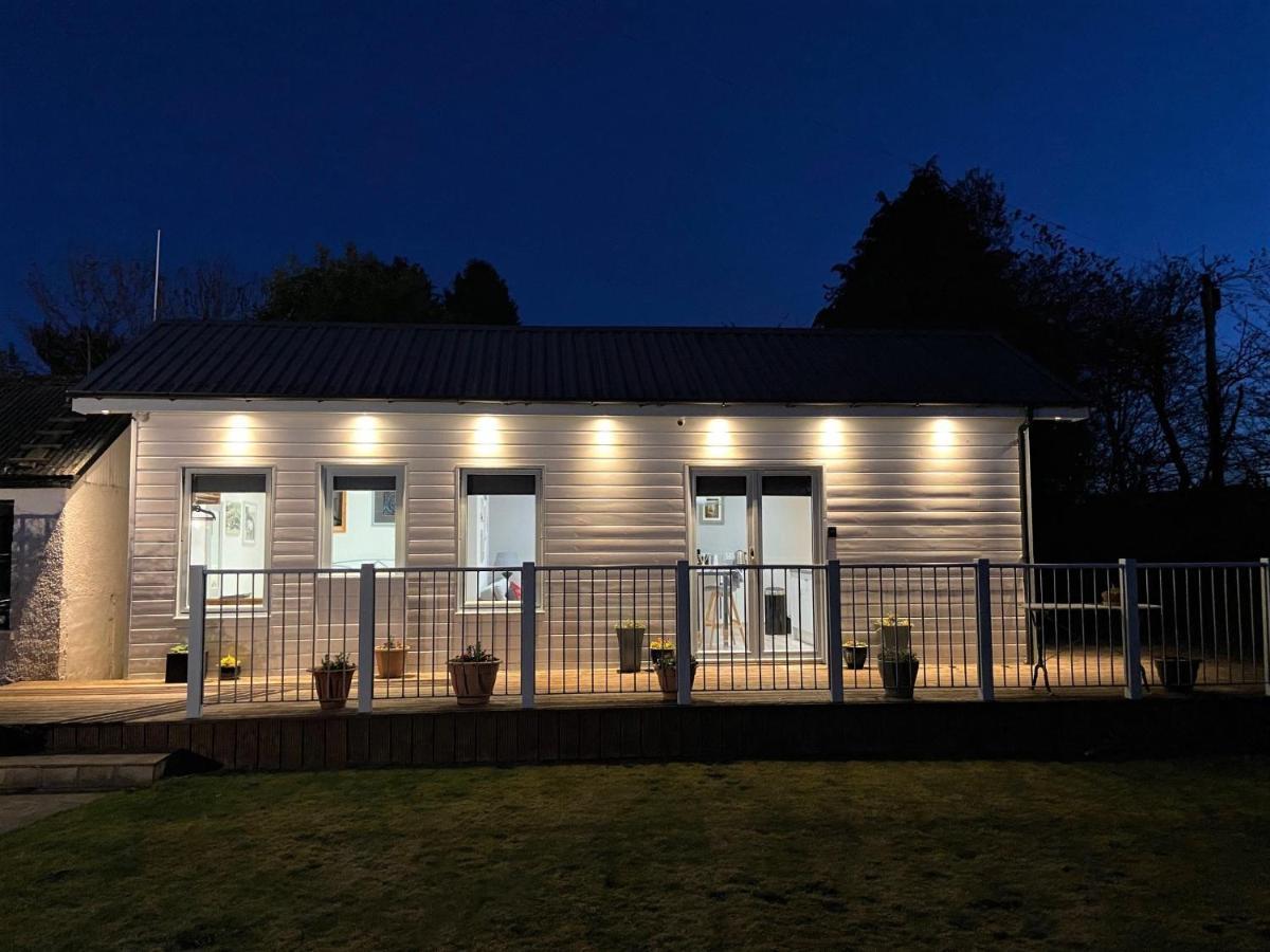 Chalet On The Green - Self Contained With Parking. Inshes Экстерьер фото